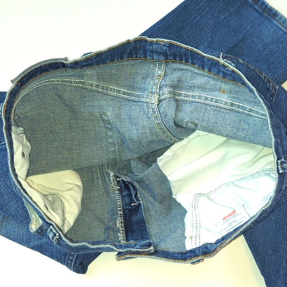 Men's Wrangler Relaxed Fit Straight Leg Jean 36x32 - Picture 6 of 8